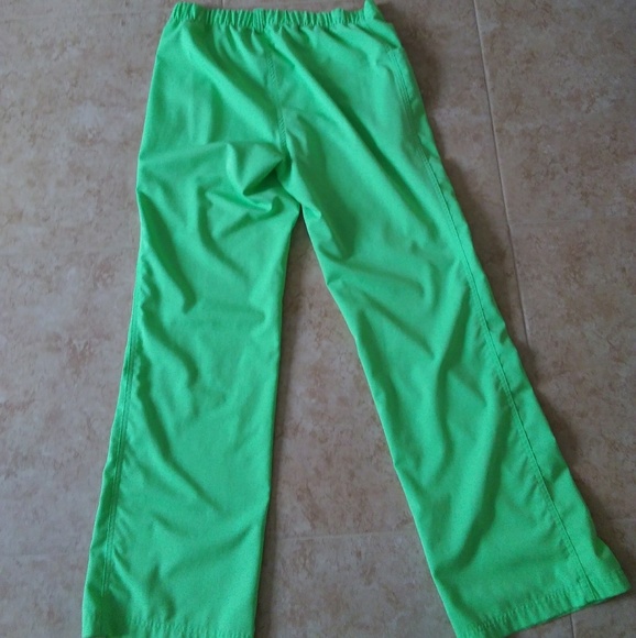 Scrub set - Picture 6 of 8